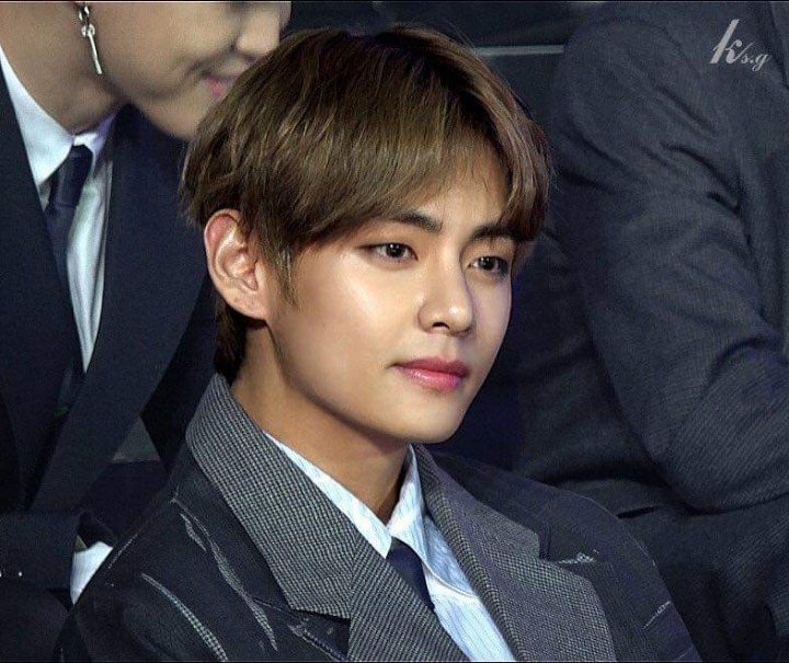 사진으로 체감하는 방탄소년단 뷔의 실물 느낌 | 인스티즈