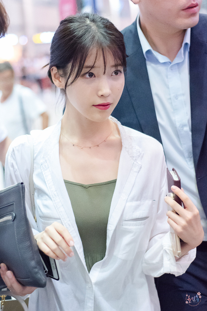 아이유 공항패션 모음..jpg | 인스티즈
