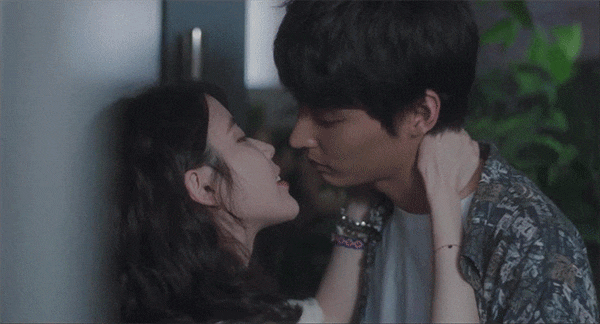 아이유 키스신 모음 ㅓㅜㅑ.gif | 인스티즈