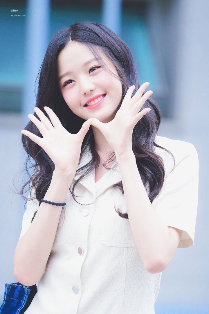 아직 초졸인 아이즈원 센터 장원영 직찍 사진.jpg | 인스티즈