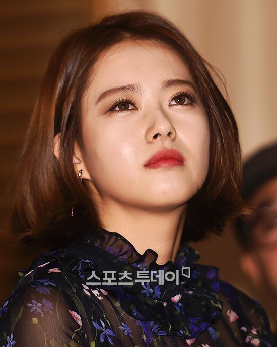 어릴때보다 눈동자가 점점 어두워진 고아라 | 인스티즈