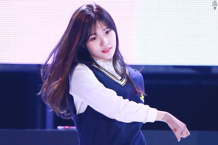 앞머리 있는 정채연.jpg | 인스티즈
