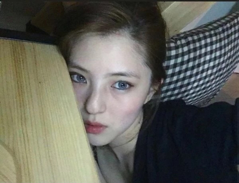 한소희 데뷔전에 ㄹㅇ 개열심히 삶 | 인스티즈