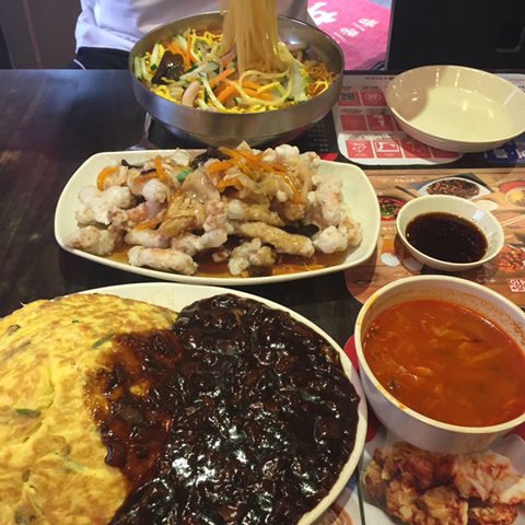 친구가 그러더라 그렇게 먹다간 통풍 걸려 뒤진다고.. | 인스티즈