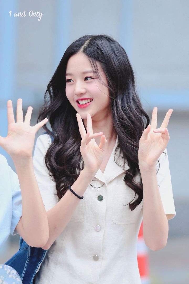 아직 초졸인 아이즈원 센터 장원영 직찍 사진.jpg | 인스티즈