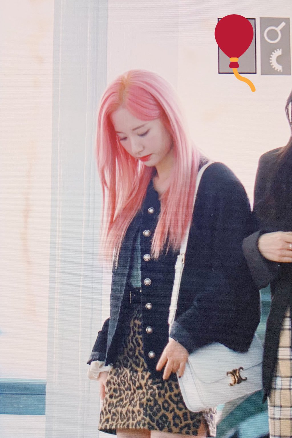 컴백을 앞두고 핑크머리로 변신한 오늘자 우주소녀 보나.jpg | 인스티즈