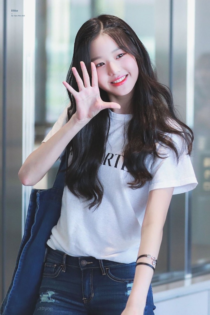 아직 초졸인 아이즈원 센터 장원영 직찍 사진.jpg | 인스티즈
