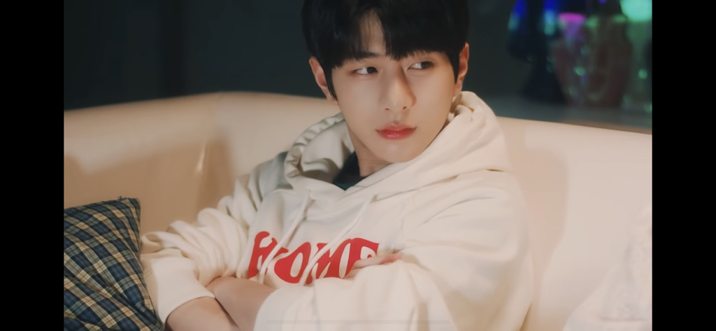 k-남돌이 직접 연출한 퀴어 짝사랑 서사 뮤비 | 인스티즈