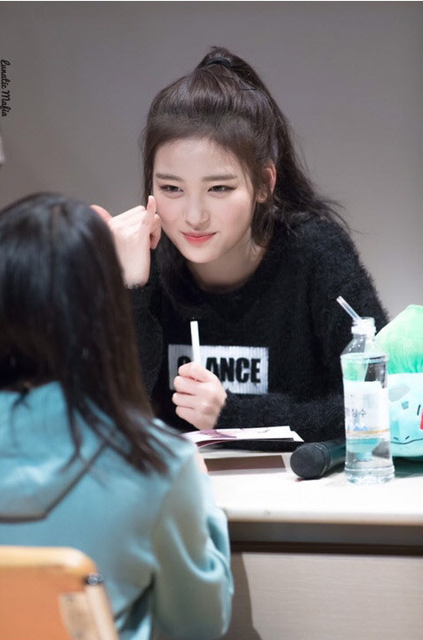 누군지는 모르지만 이쁘게 생겨서 저장한 신인 여자아이돌.jpg | 인스티즈