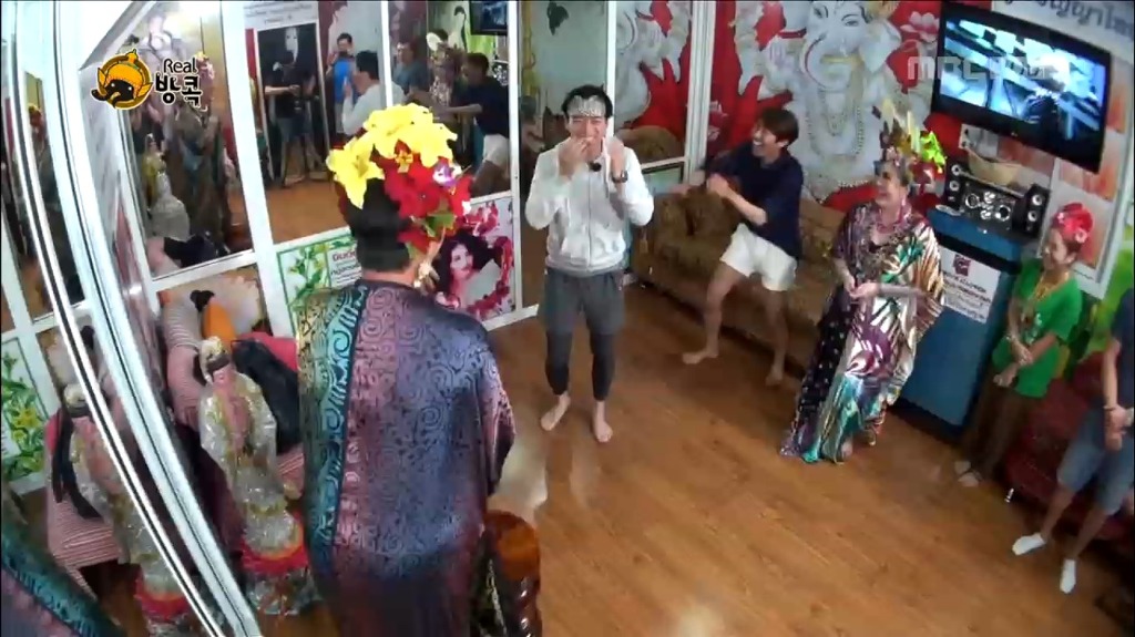 실제로 무한도전에서 나왔던 효과가좋다는 태국 따귀 마사지.jpg | 인스티즈