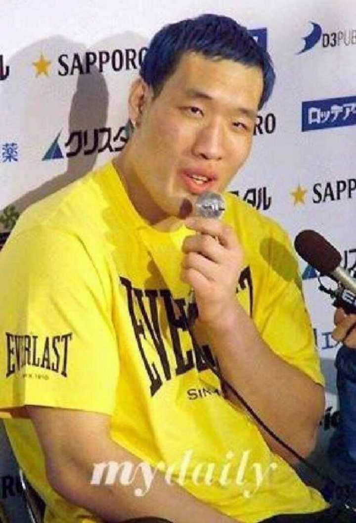 ㅜㅑ) 최홍만 손크기.... 실감짤.....jpg | 인스티즈