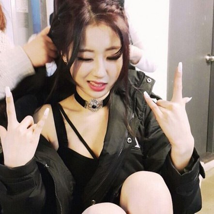 초커 착용한 연예인들 모음 | 인스티즈