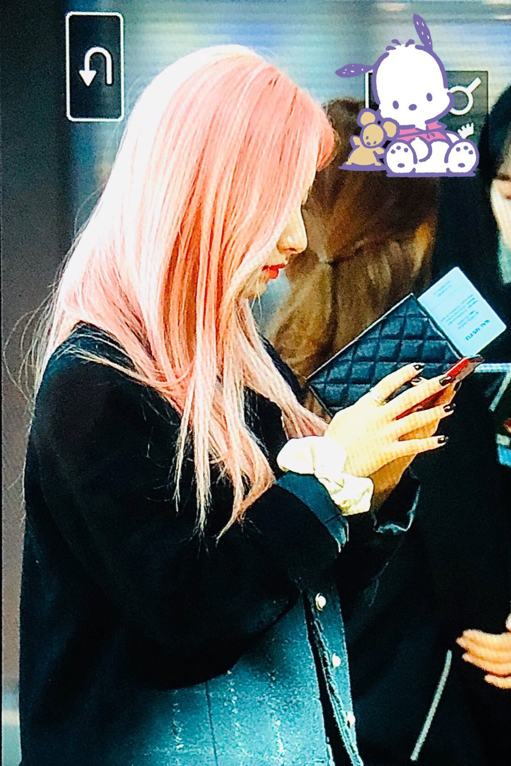 컴백을 앞두고 핑크머리로 변신한 오늘자 우주소녀 보나.jpg | 인스티즈