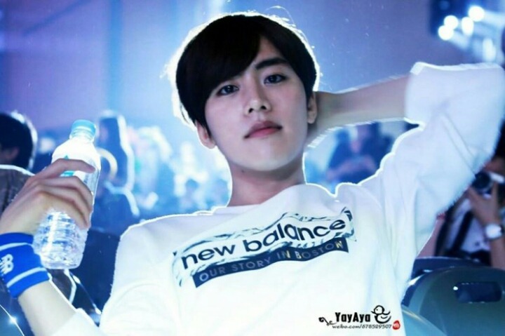 잘생겨서 실검 1위도 장악했었던 프로게이머 | 인스티즈