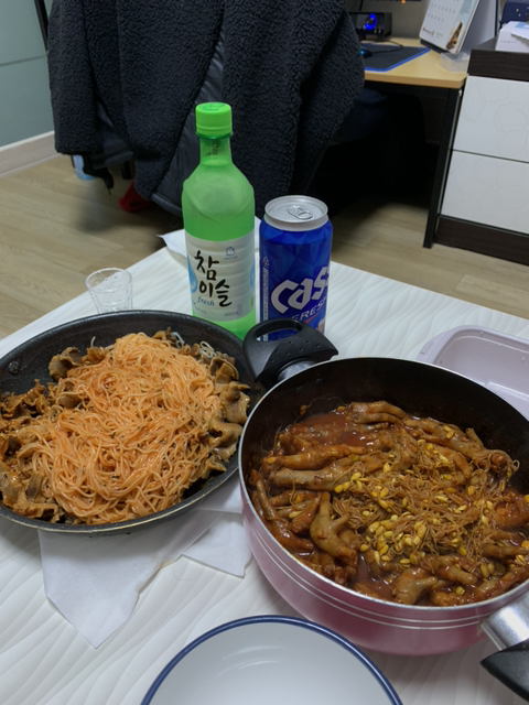 친구가 그러더라 그렇게 먹다간 통풍 걸려 뒤진다고.. | 인스티즈