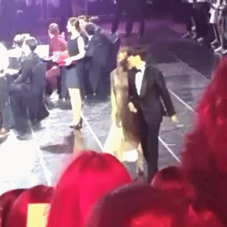 스킨십 자연스러운 혜리-류준열.gif | 인스티즈