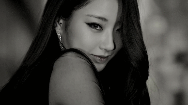 눈빛에 색기 사랑스러움 전부 다 있는 여돌들 | 인스티즈