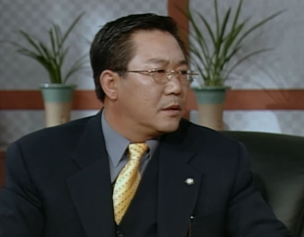 드디어 넷플에 올라 온 고수가 누명쓰고 무기징역 받았다가 대기업 사장으로 돌아와서 복수하는 드라마 | 인스티즈