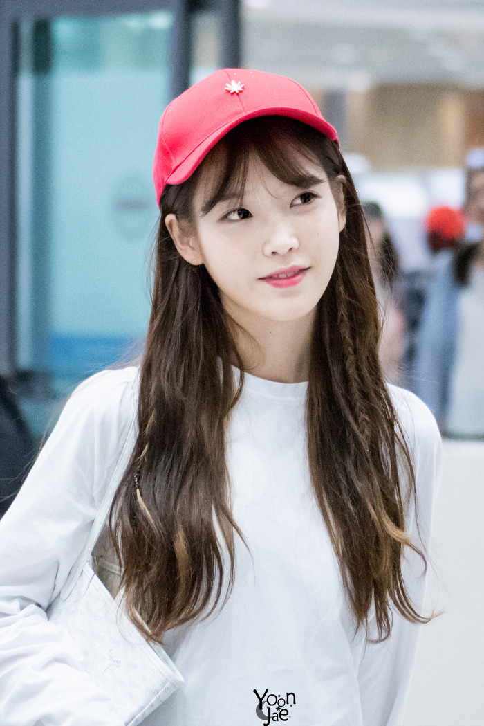 아이유 공항패션 모음..jpg | 인스티즈