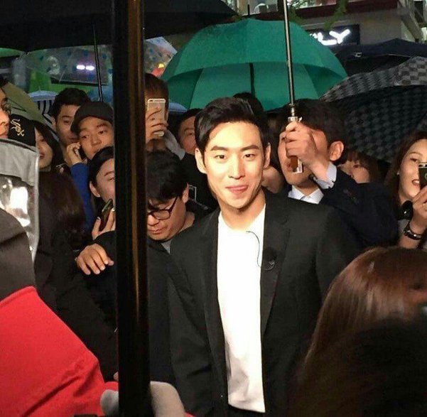 연예인들 실물에 근접한 사진 | 인스티즈