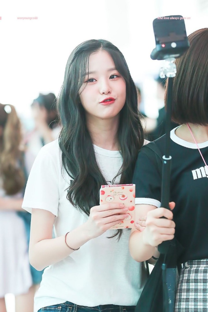 아직 초졸인 아이즈원 센터 장원영 직찍 사진.jpg | 인스티즈