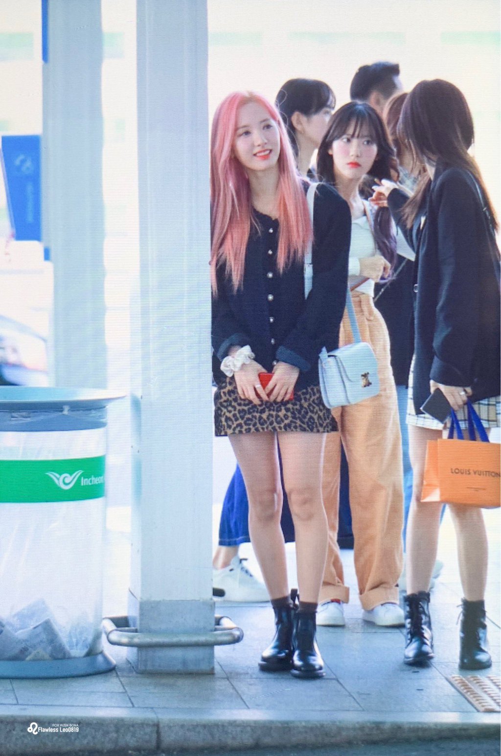 컴백을 앞두고 핑크머리로 변신한 오늘자 우주소녀 보나.jpg | 인스티즈