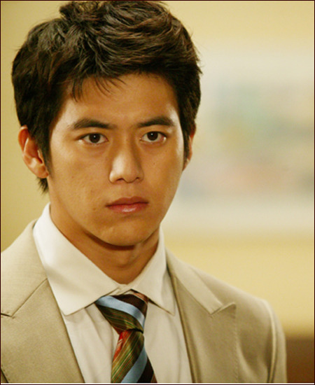 드디어 넷플에 올라 온 고수가 누명쓰고 무기징역 받았다가 대기업 사장으로 돌아와서 복수하는 드라마 | 인스티즈