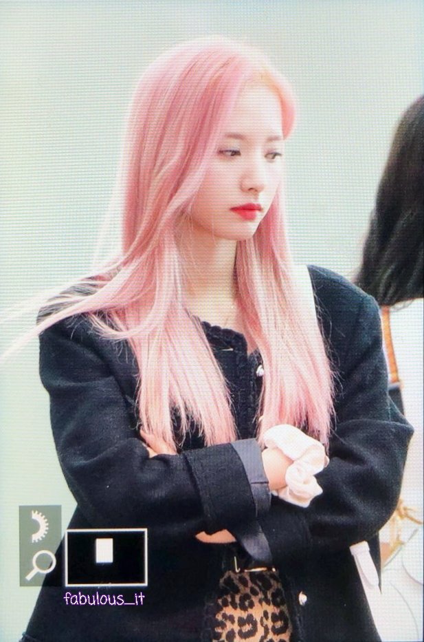 컴백을 앞두고 핑크머리로 변신한 오늘자 우주소녀 보나.jpg | 인스티즈