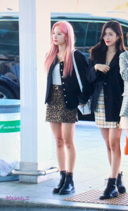 컴백을 앞두고 핑크머리로 변신한 오늘자 우주소녀 보나.jpg | 인스티즈