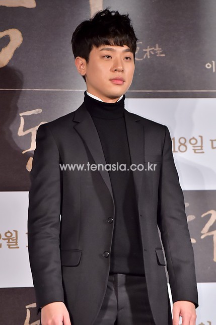 여자들이 싫어하는 남자 어깨 일명 옷걸이 어깨 또는 어좁 | 인스티즈