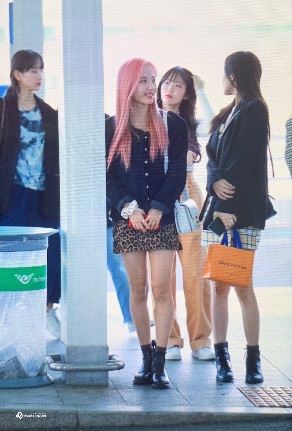 컴백을 앞두고 핑크머리로 변신한 오늘자 우주소녀 보나.jpg | 인스티즈