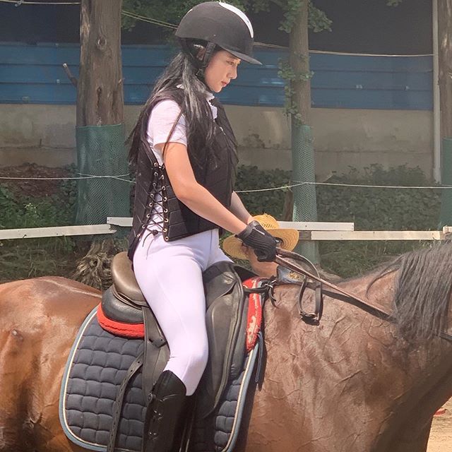 걸그룹은 사실상 취미로 하고 있는 금수저 아이돌.jpg | 인스티즈