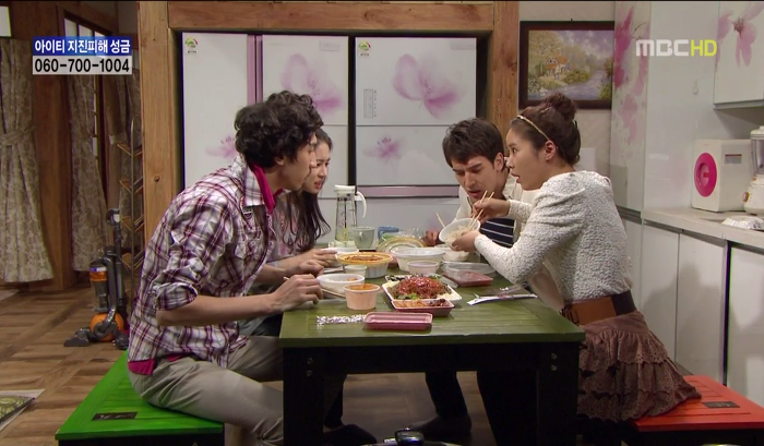 [지붕뚫고하이킥] 항의황(이지훈 뽀뽀어택).jpg | 인스티즈