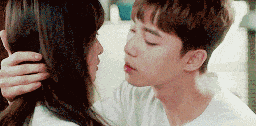 로코드라마 볼 때 남여주 피지컬/덩치 차이 쳐돌이들 특히 많은 이유.gif | 인스티즈