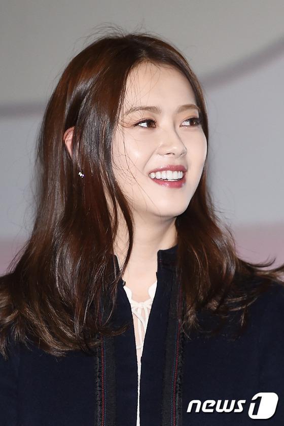 어릴때보다 눈동자가 점점 어두워진 고아라 | 인스티즈