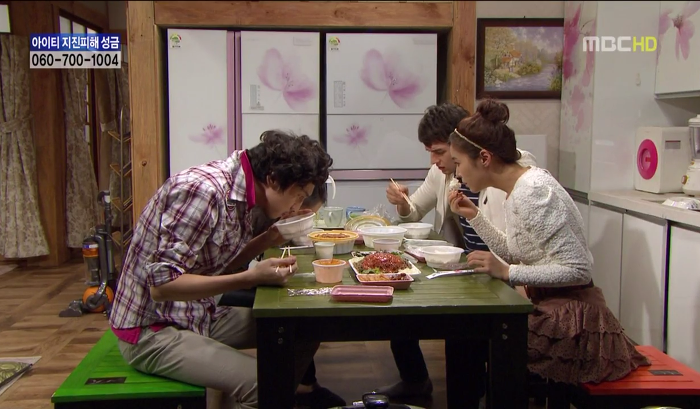 [지붕뚫고하이킥] 항의황(이지훈 뽀뽀어택).jpg | 인스티즈