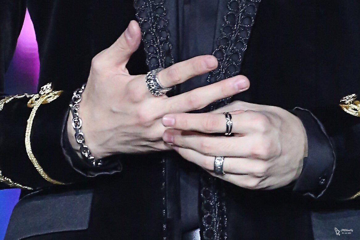 남자 손은 두가지 취향으로 나뉨 섬섬옥수vs핏줄 빡 | 인스티즈