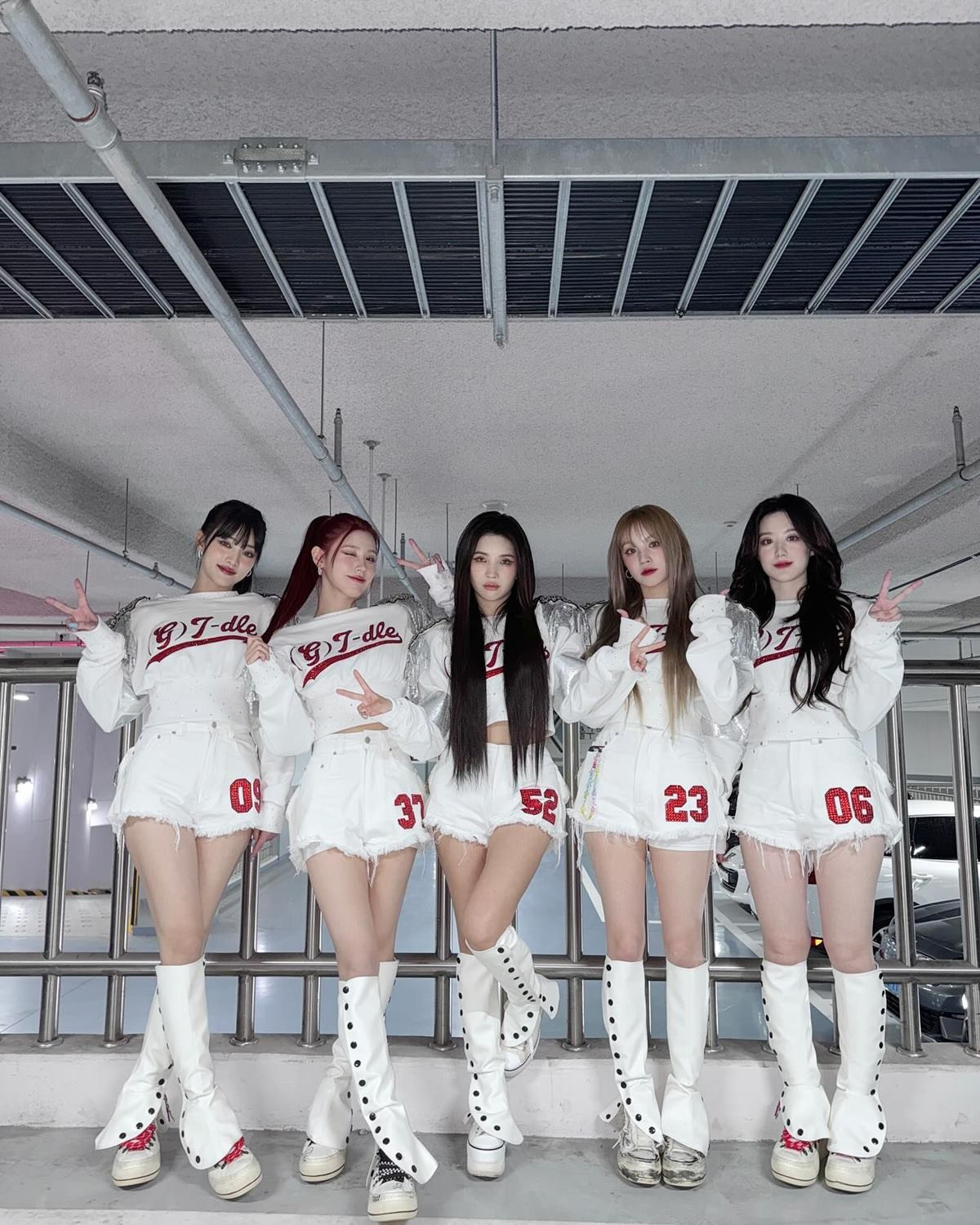 2025년 기준 아이유 연차 체감 | 인스티즈