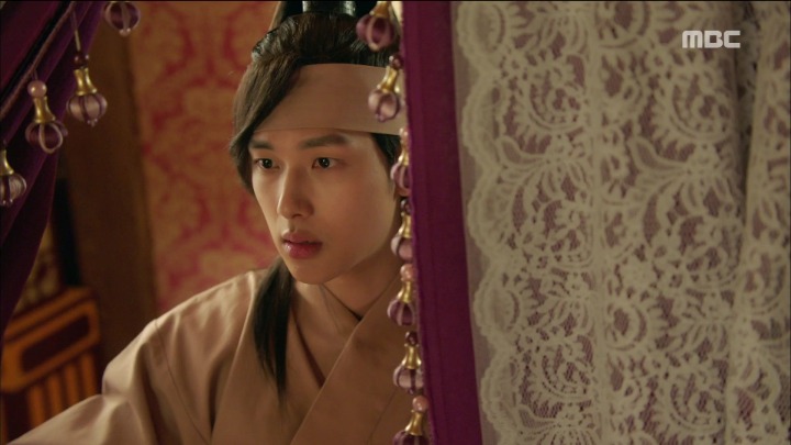 [왕은사랑한다] "어떻게 내 앞에서 딴 데를 보지? 어떻게 내 앞에서 딴 놈 생각을 하고. 나는 그게 잘 안되는데" | 인스티즈