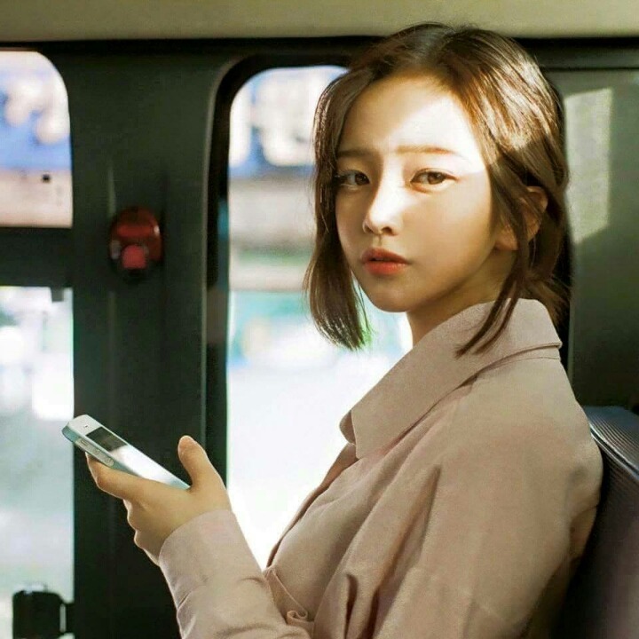 페북에서 단발여신으로 불린다는 손화민양 | 인스티즈