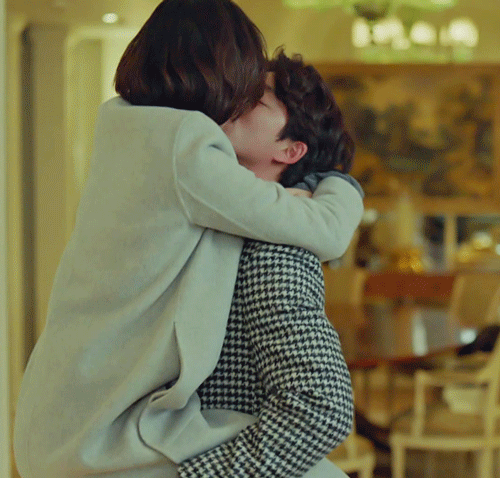 번쩍 안아올리기 키스장인 공유.gif | 인스티즈