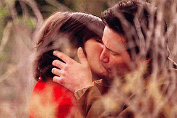 남배우들 키스신 찍을때 습관 있는거 보면 재밌지 않냐 | 인스티즈