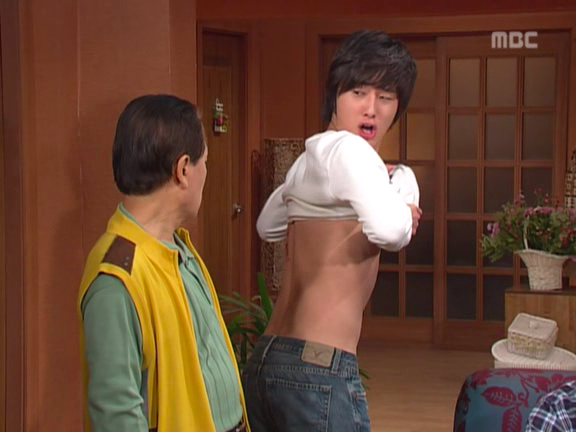 [거침없이하이킥] 민호보다 더 크게 다쳤는데 사람들이 몰라줘서 억울한 윤호.jpg | 인스티즈