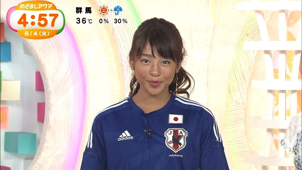 선탠한것처럼 피부톤이 까만 일본 여자아나운서 | 인스티즈