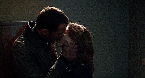 남배우들 키스신 찍을때 습관 있는거 보면 재밌지 않냐 | 인스티즈