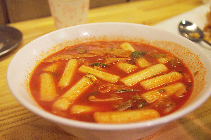 국물많은 떡볶이 vs 찐득한 떡볶이 | 인스티즈