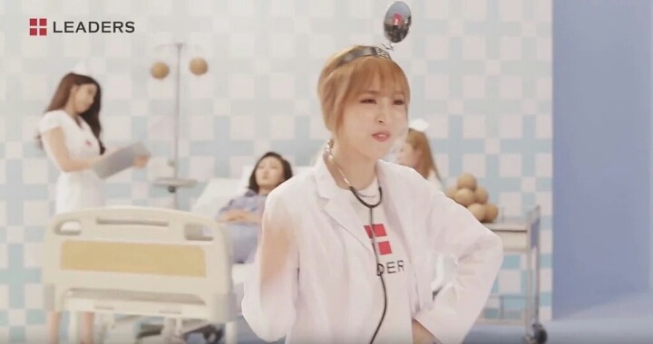 새 광고에서 간호사복 입은 마마무 | 인스티즈