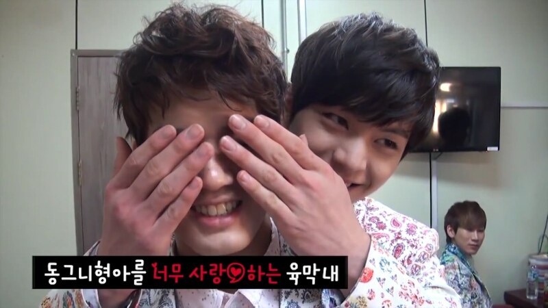 손 큰 남자연예인들의 실감나는 손크기 비교짤ㄷㄷㄷ.jpg | 인스티즈