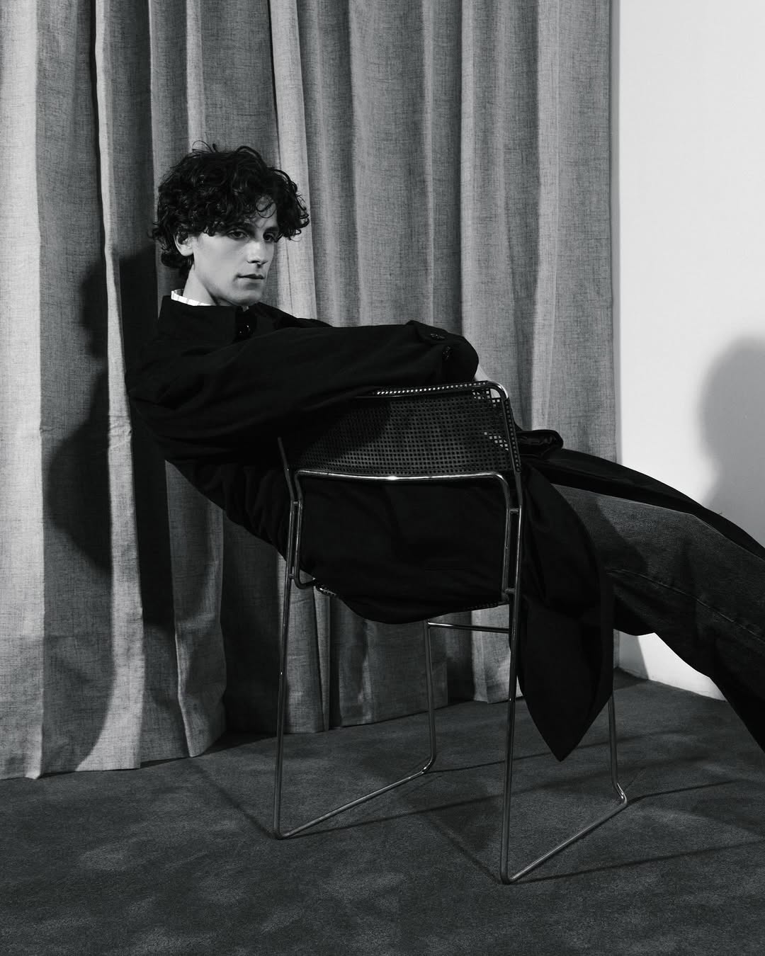 팀버튼이 보고 박수쳤을 상이라는 '웬즈데이' 출연배우 | 인스티즈