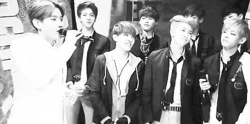 엑소 백현과 방탄소년단 뷔가 친해지는 과정.jpg | 인스티즈
